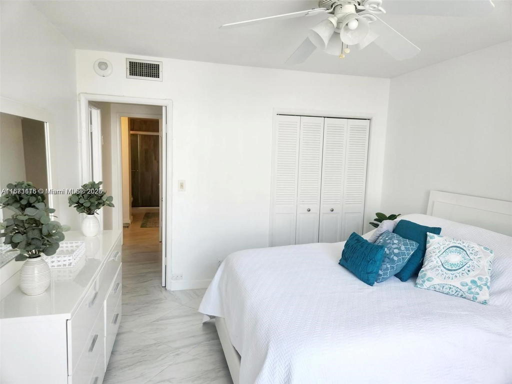Real estate property located at 4330 Hillcrest Dr #414, Broward, Hillcrest East No 23 Cond, Hollywood, FL