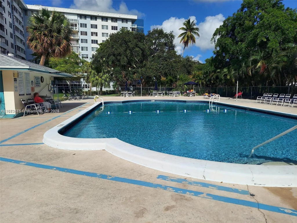 Real estate property located at 4330 Hillcrest Dr #414, Broward, Hillcrest East No 23 Cond, Hollywood, FL