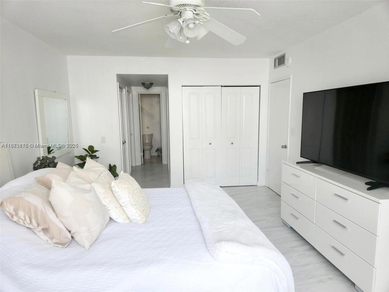 Real estate property located at 4330 Hillcrest Dr #414, Broward, Hillcrest East No 23 Cond, Hollywood, FL