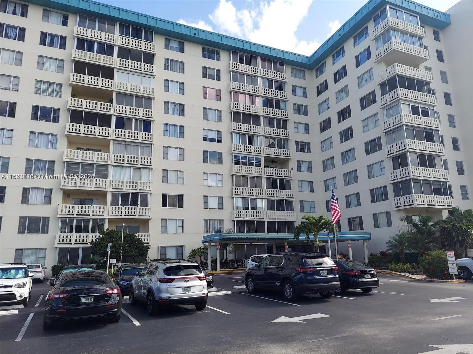 Real estate property located at 4330 Hillcrest Dr #414, Broward, Hillcrest East No 23 Cond, Hollywood, FL