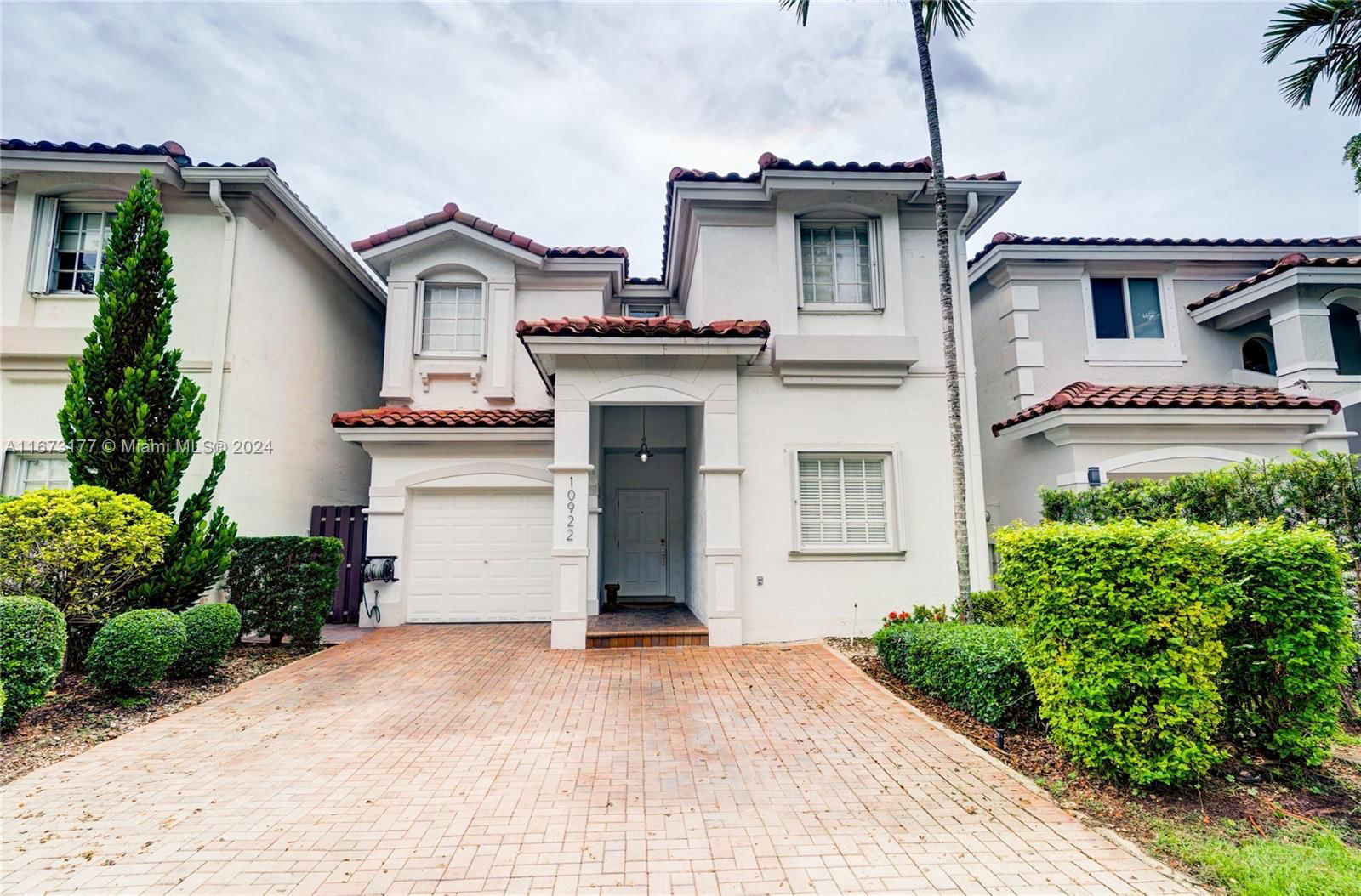 Real estate property located at 10922 70th St, Miami-Dade, DORAL ISLES CARIBBEAN, Doral, FL