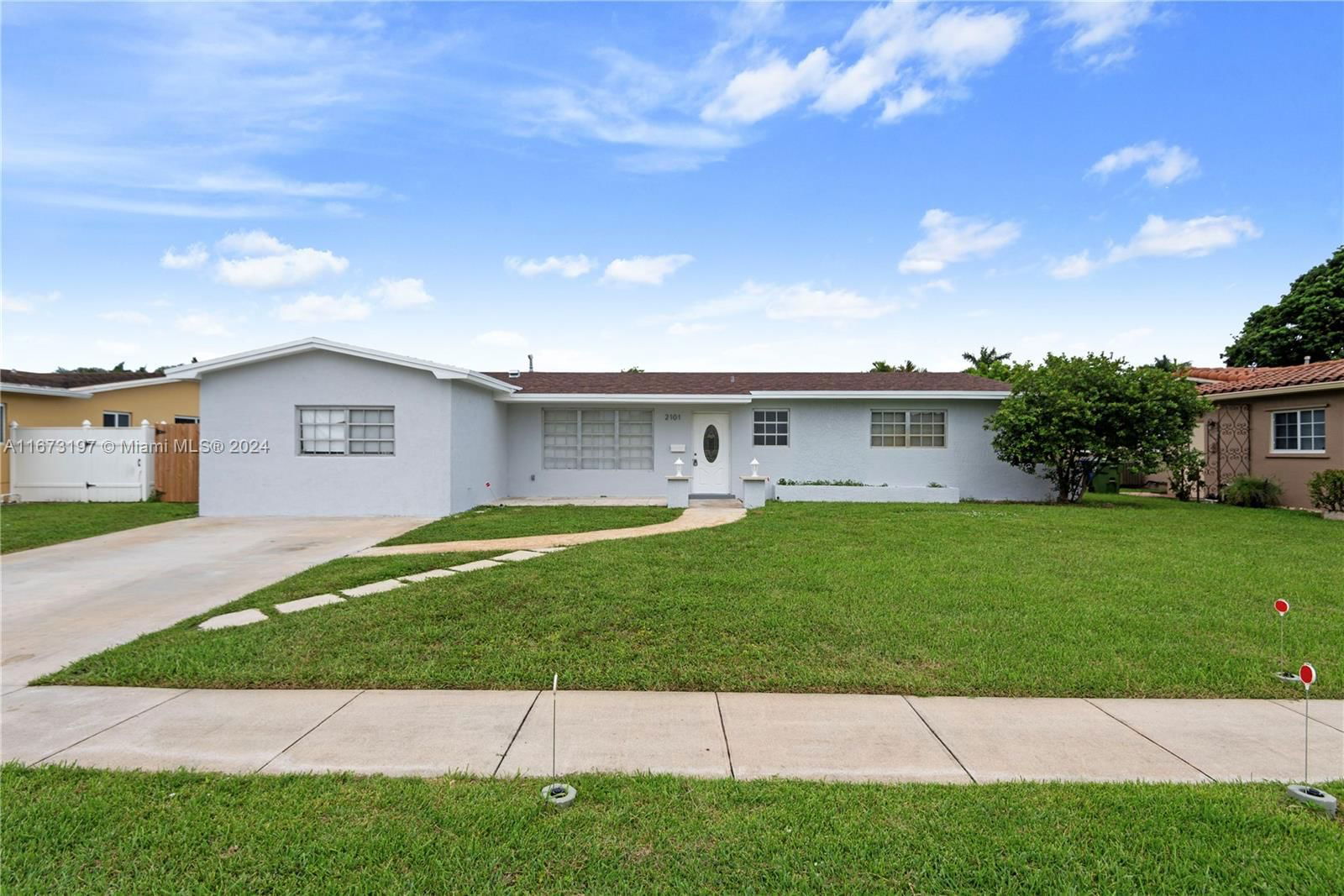 Real estate property located at 2101 85th Way, Broward, PASADENA LAKES, Pembroke Pines, FL