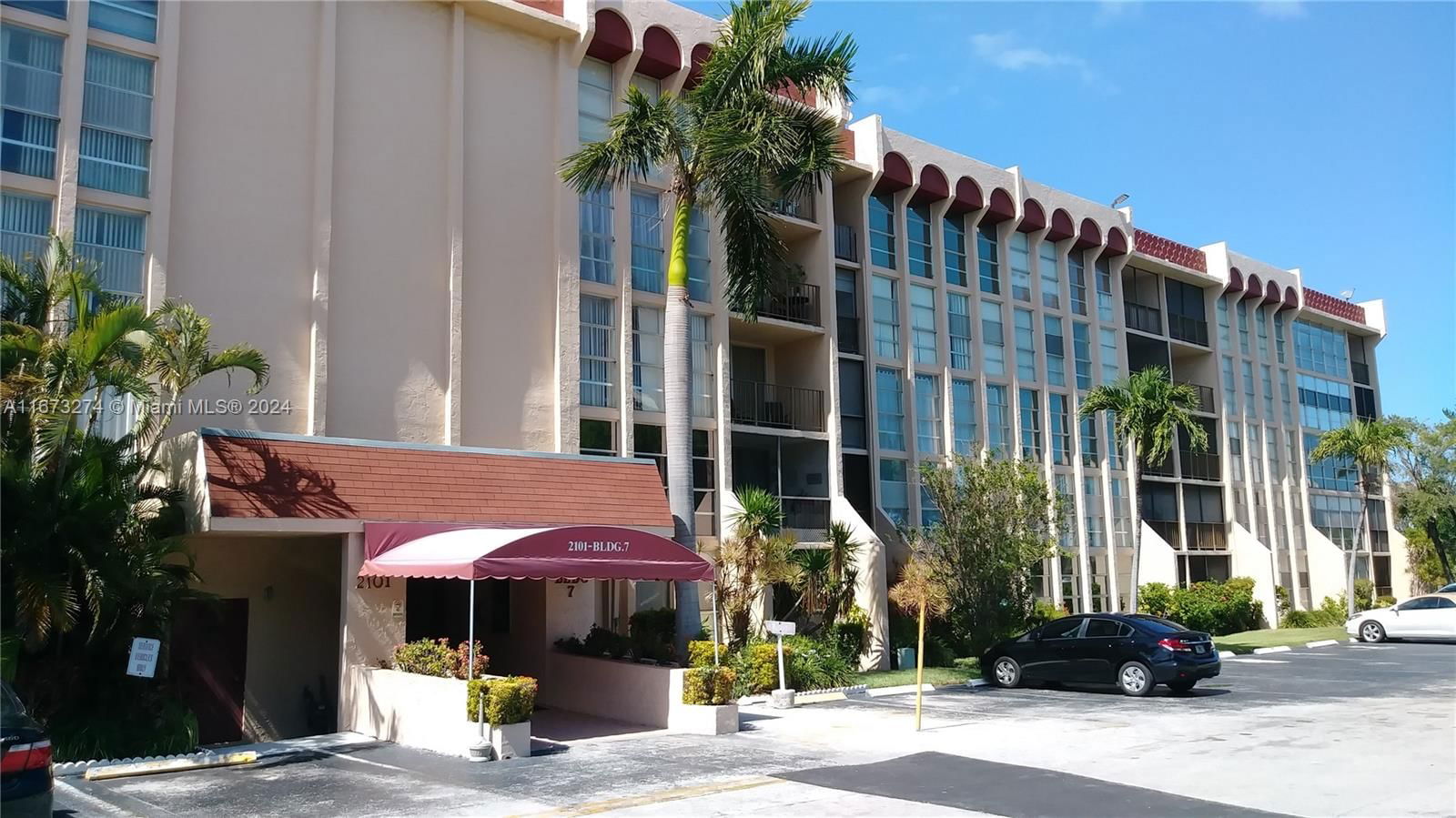 Real estate property located at 2101 Atlantic Shores Blvd #415, Broward, DESOTO PARK NORTH CONDO, Hallandale Beach, FL