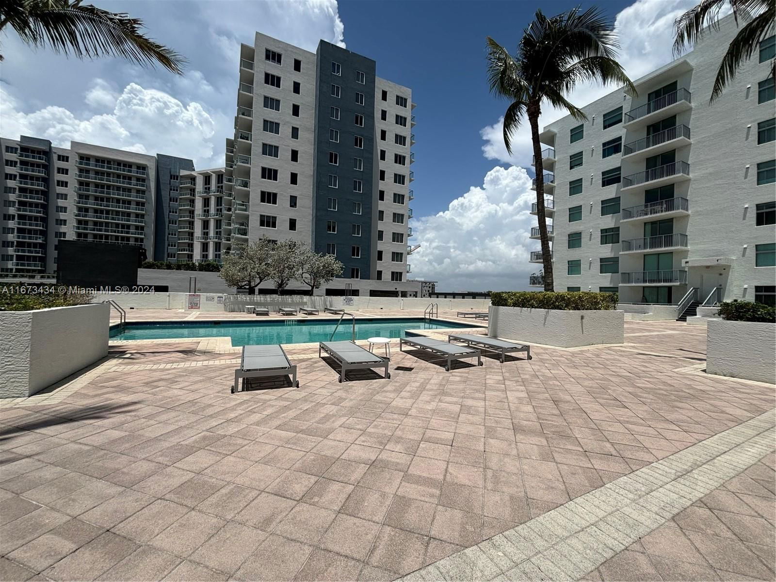 Real estate property located at 140 Dixie Hwy #713, Broward, HOLLYWOOD STATION RES CON, Hollywood, FL