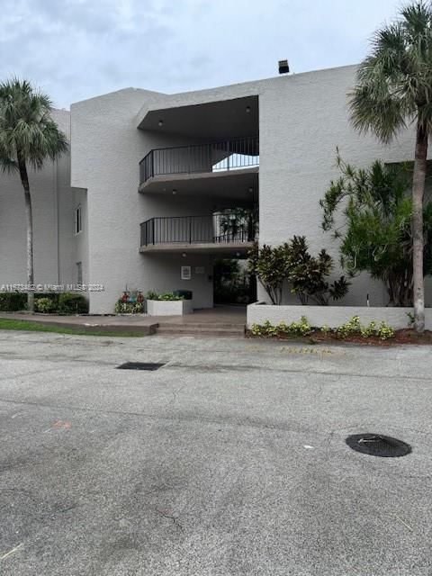 Real estate property located at 3100 Riverside Dr #305, Broward, SPARROWS WALK CONDO, Coral Springs, FL