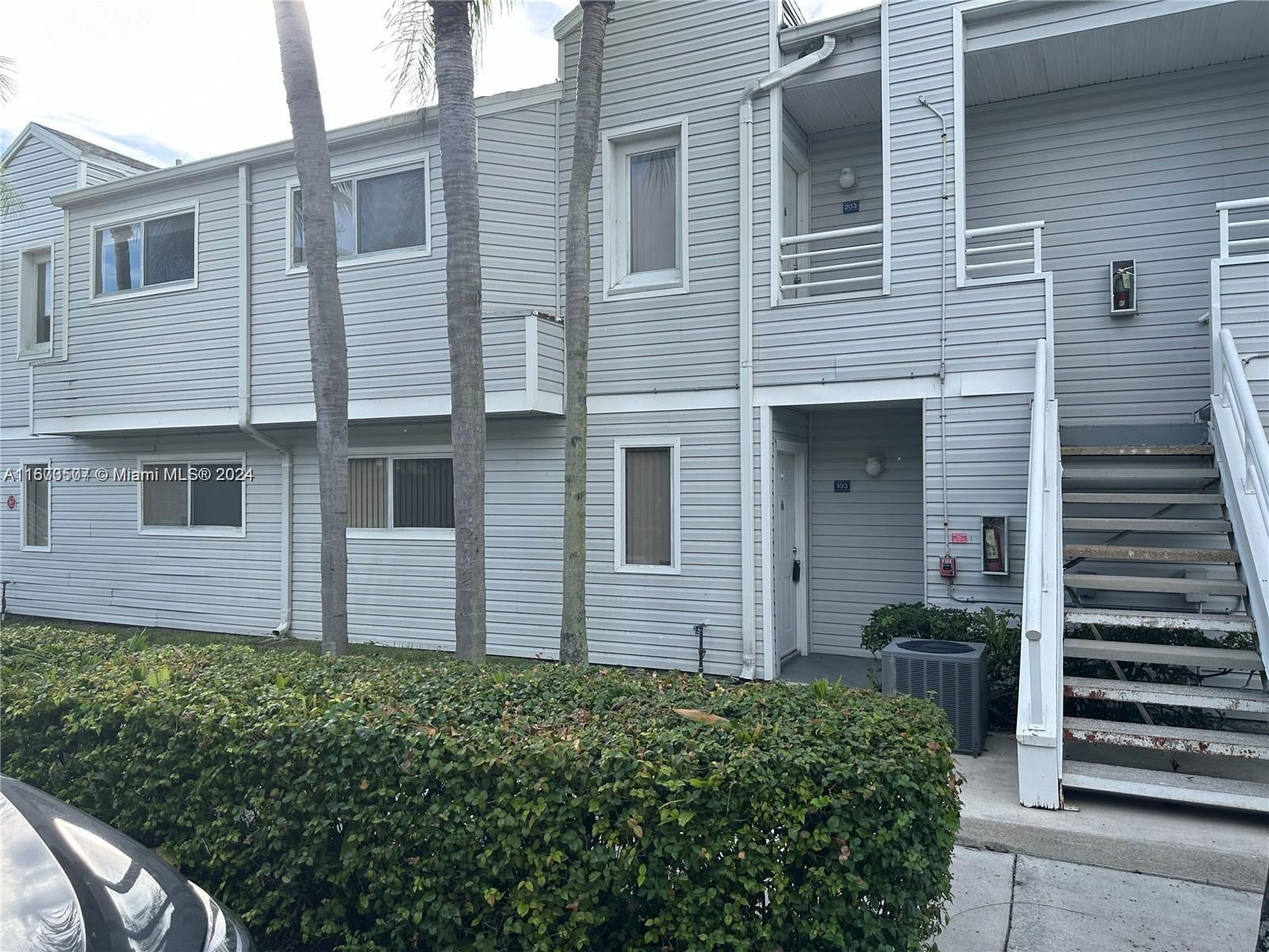 Real estate property located at 3473 44th St #103, Broward, SUMMER LAKE, Oakland Park, FL