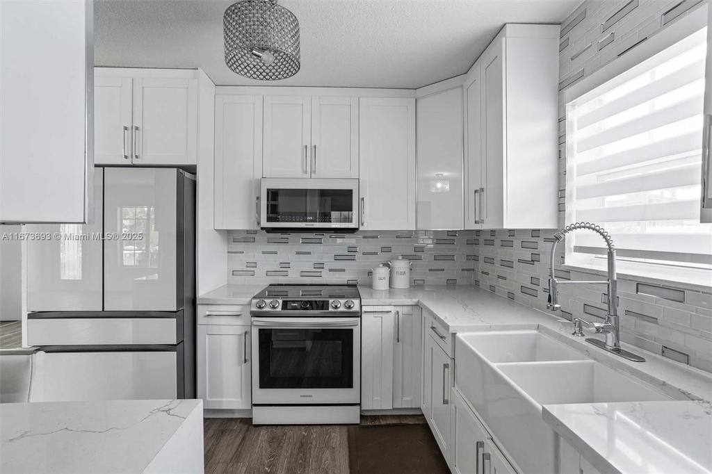 Real estate property located at 5470 9th Ln, Miami-dade, Palm Springs 5th Addn Sec, Hialeah, FL