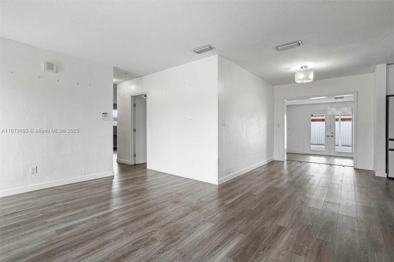 Real estate property located at 5470 9th Ln, Miami-dade, Palm Springs 5th Addn Sec, Hialeah, FL