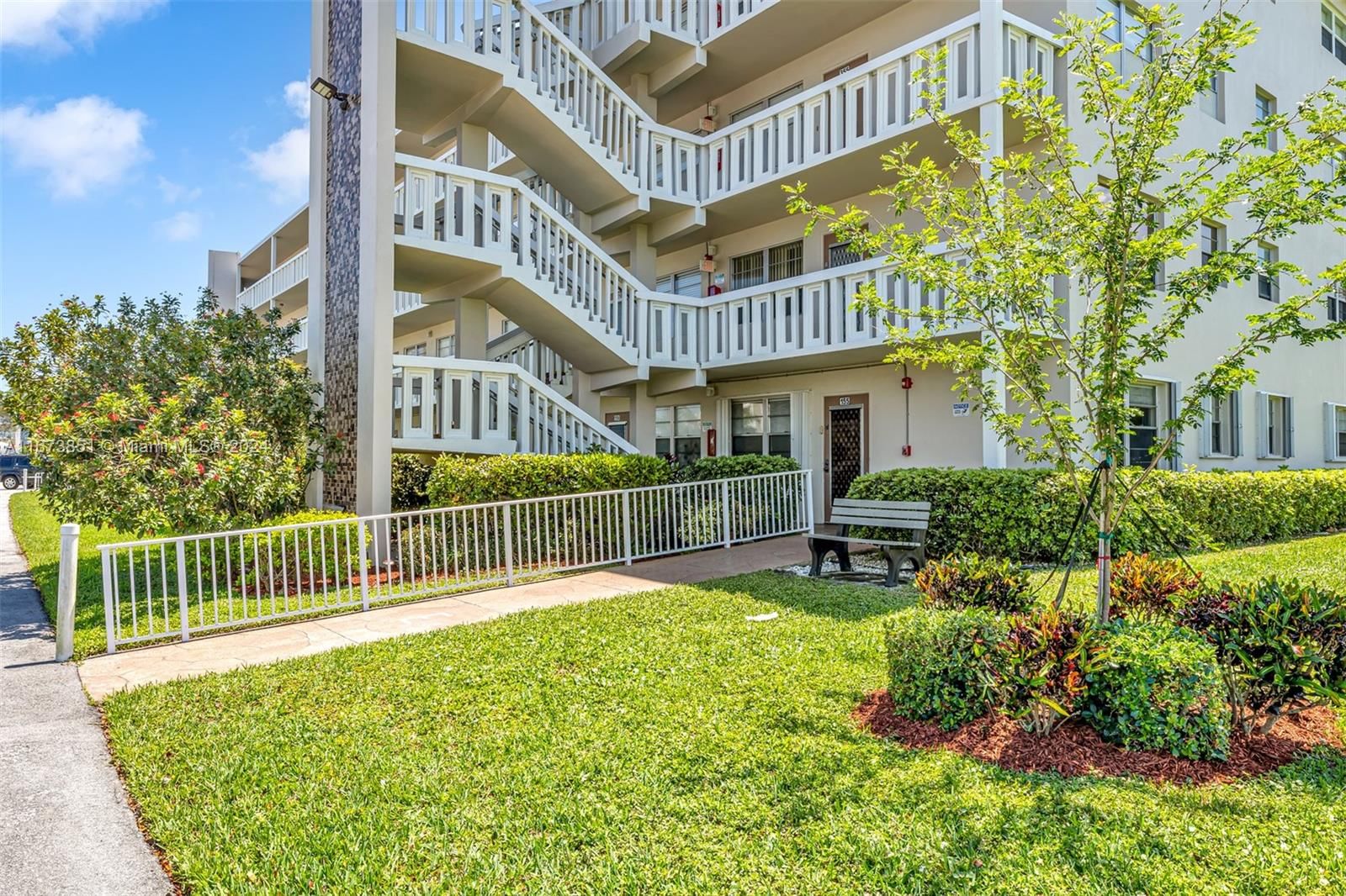 Real estate property located at 156 Grantham E #156, Broward, Grantham E Condo, Deerfield Beach, FL