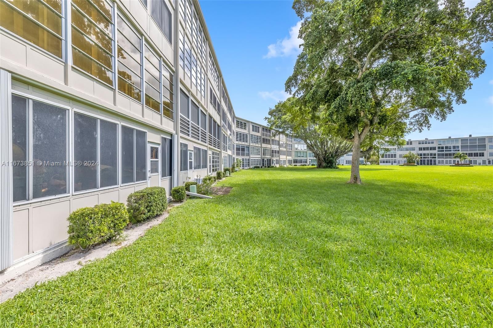 Real estate property located at 156 Grantham E #156, Broward, Grantham E Condo, Deerfield Beach, FL
