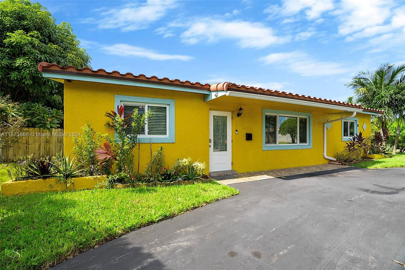 Real estate property located at 4400 30th Ct, Broward, LAUDERDALE LAKES WEST GAT, Lauderdale Lakes, FL