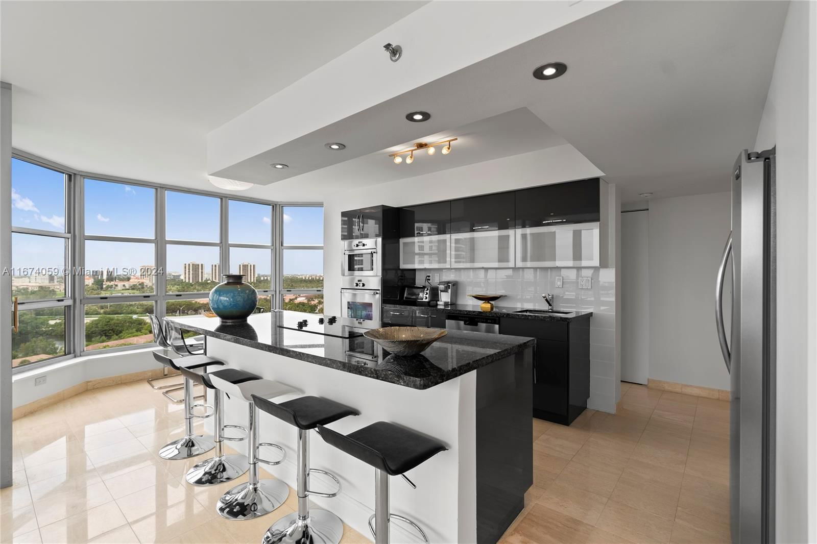 Real estate property located at 3600 Mystic Pointe Dr #1606, Miami-dade, Mystic Pointe Condo No On, Aventura, FL