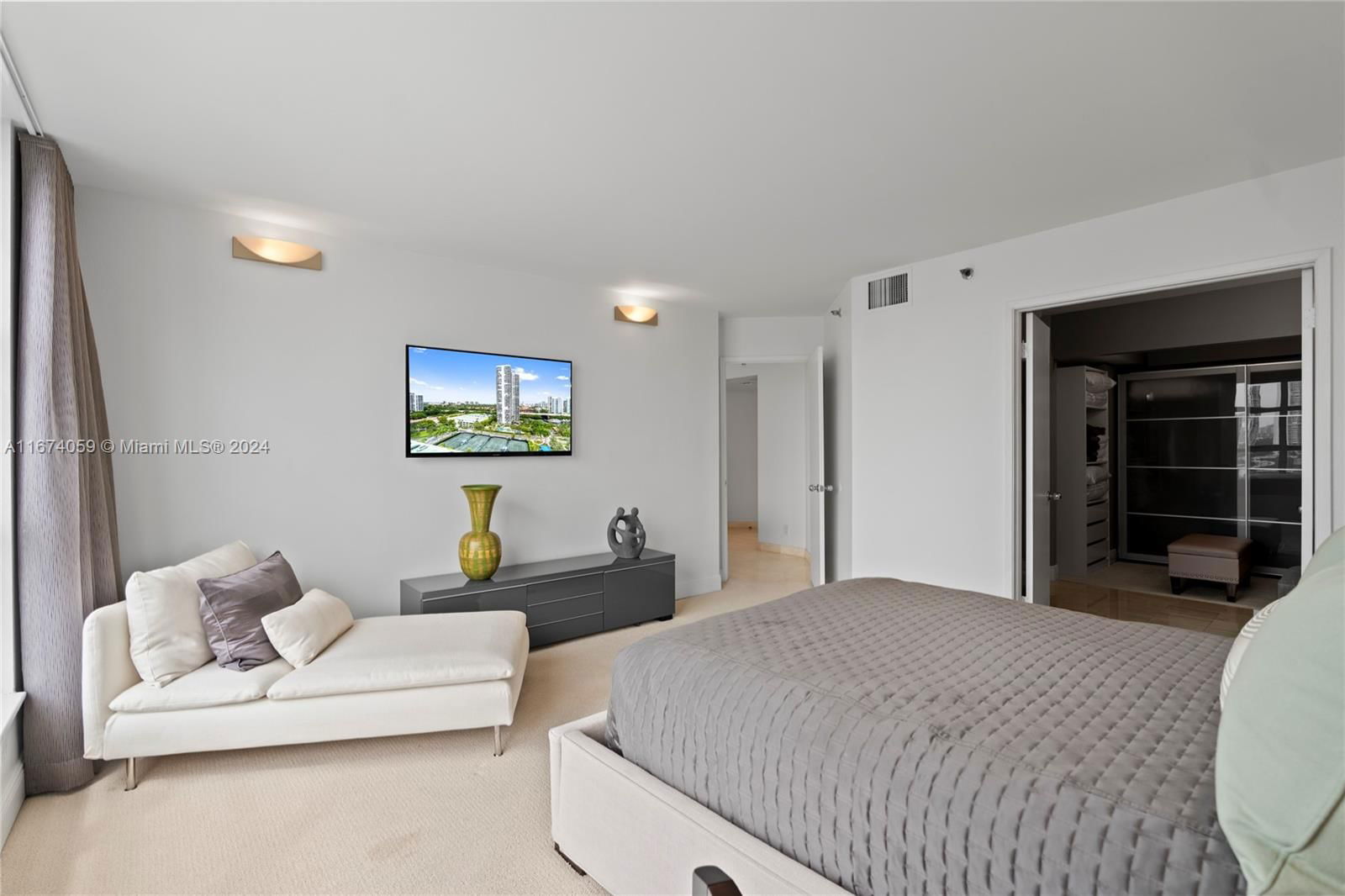 Real estate property located at 3600 Mystic Pointe Dr #1606, Miami-dade, Mystic Pointe Condo No On, Aventura, FL