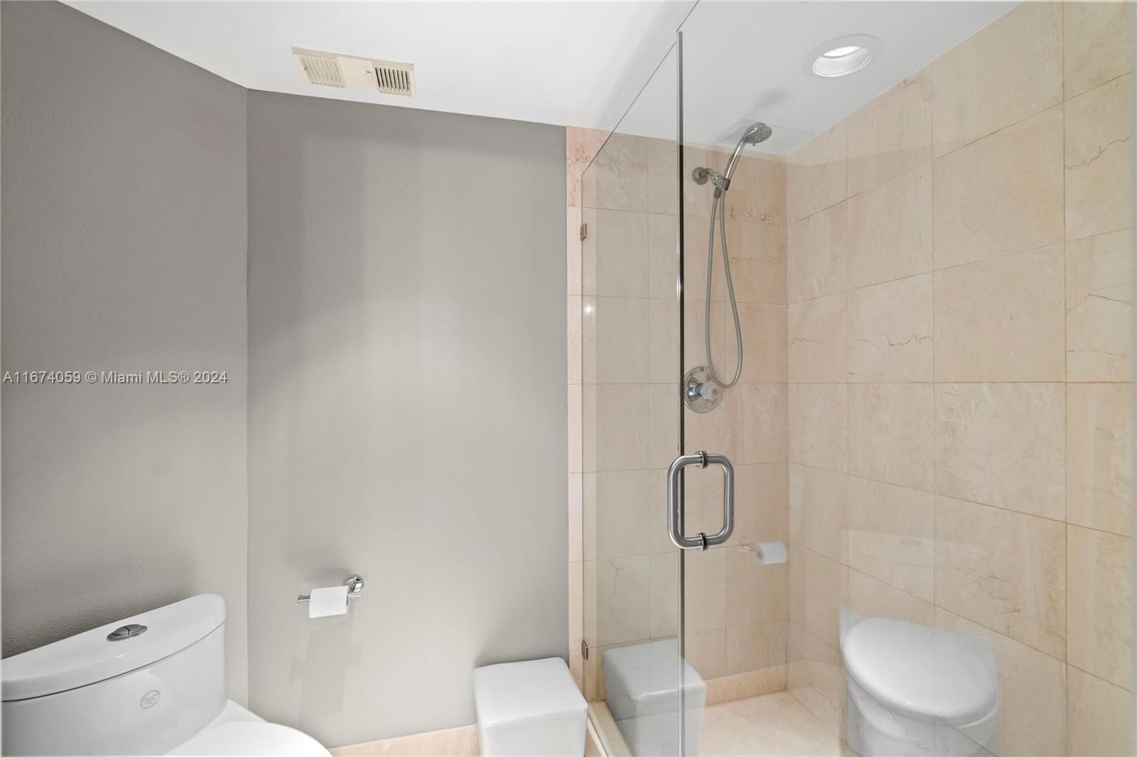 Real estate property located at 3600 Mystic Pointe Dr #1606, Miami-dade, Mystic Pointe Condo No On, Aventura, FL