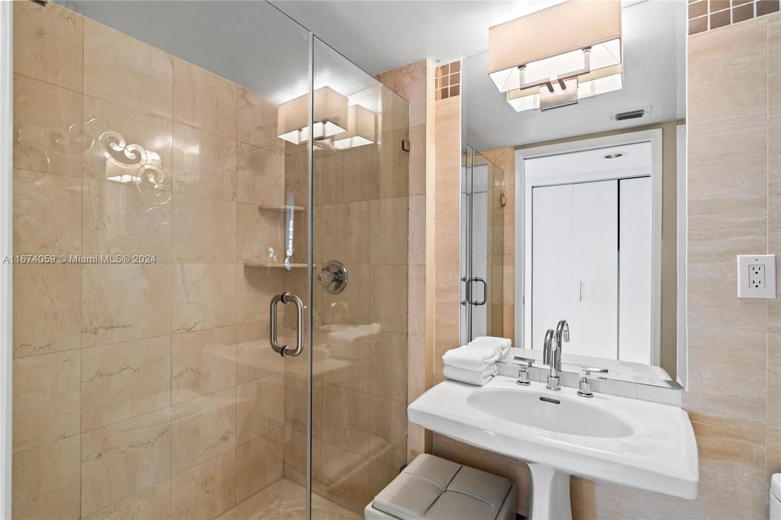 Real estate property located at 3600 Mystic Pointe Dr #1606, Miami-dade, Mystic Pointe Condo No On, Aventura, FL