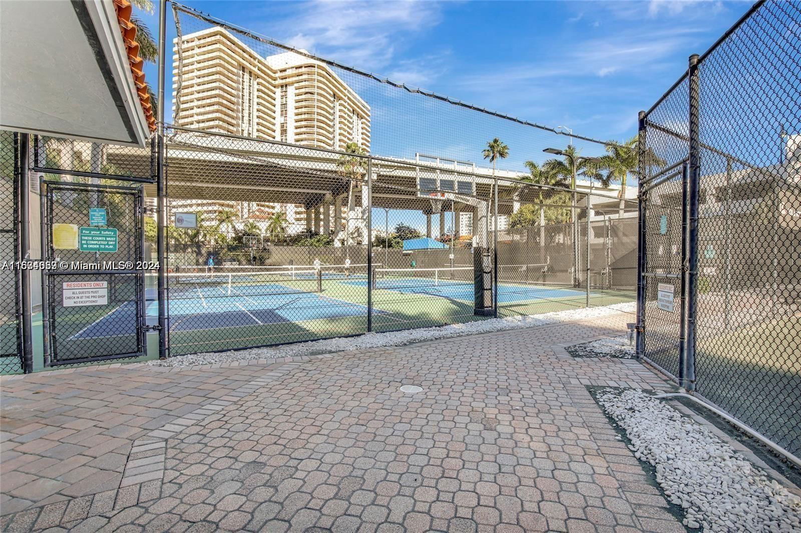 Real estate property located at 3600 Mystic Pointe Dr #1606, Miami-dade, Mystic Pointe Condo No On, Aventura, FL
