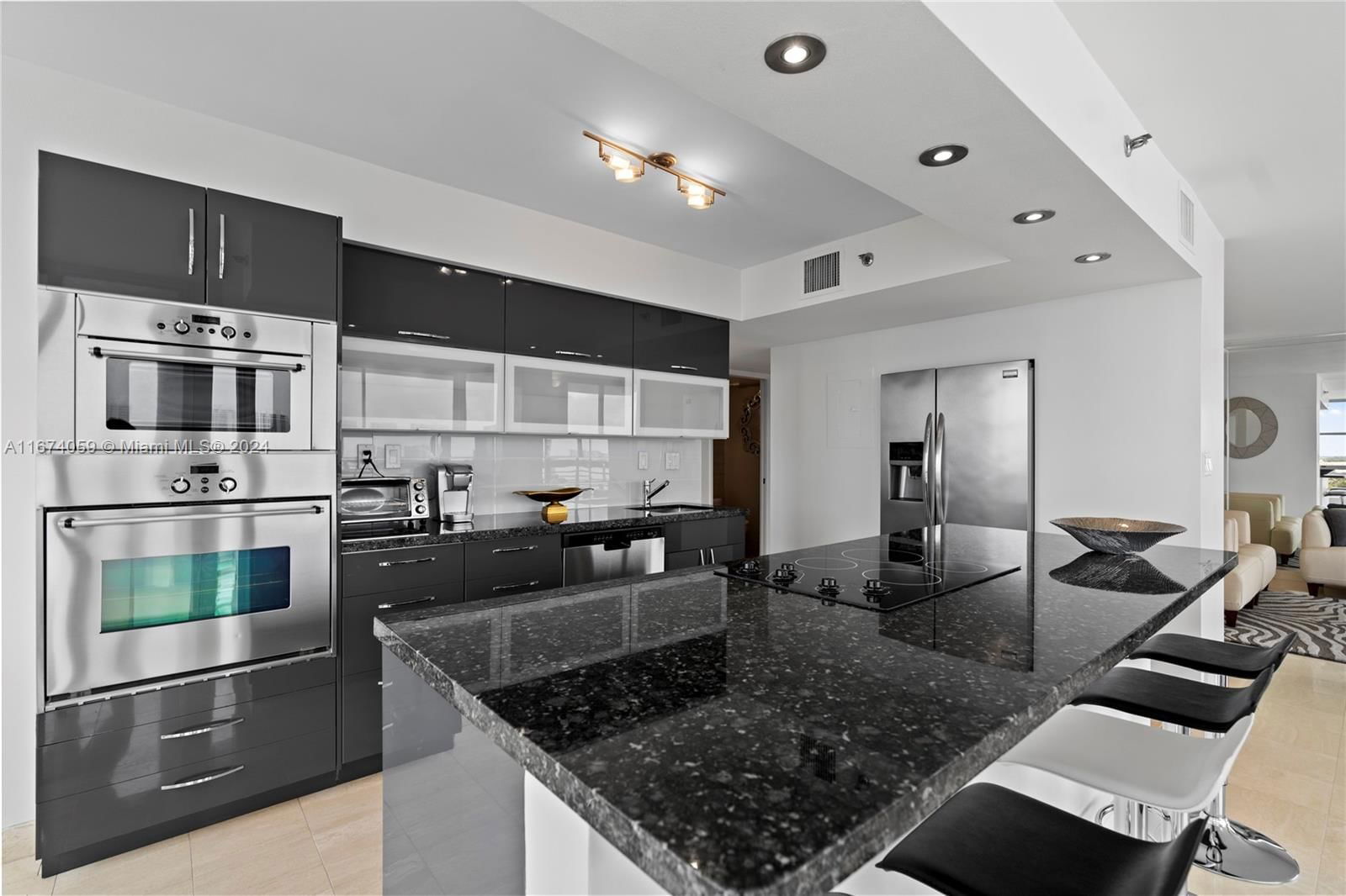 Real estate property located at 3600 Mystic Pointe Dr #1606, Miami-dade, Mystic Pointe Condo No On, Aventura, FL