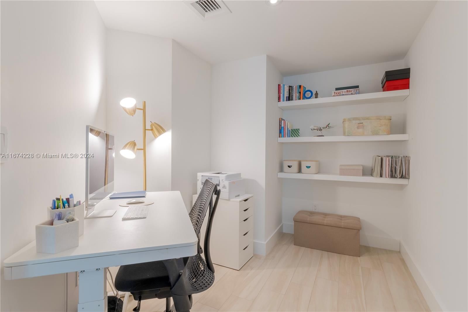 Real estate property located at 1300 Miami Ave #1901, Miami-dade, 1300 S Miami Avenue Condo, Miami, FL