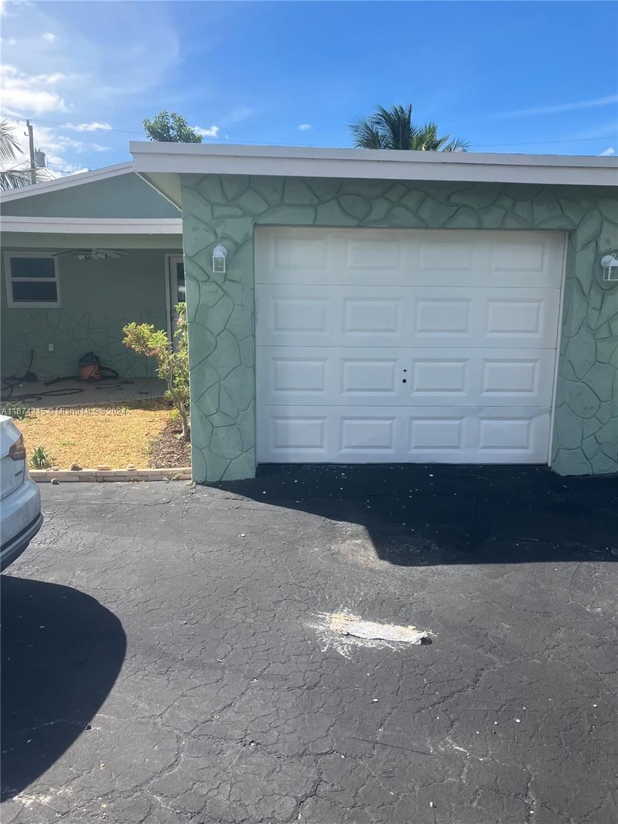 Real estate property located at 821 10th Ave, Broward, DANIA ESTATES, Dania Beach, FL