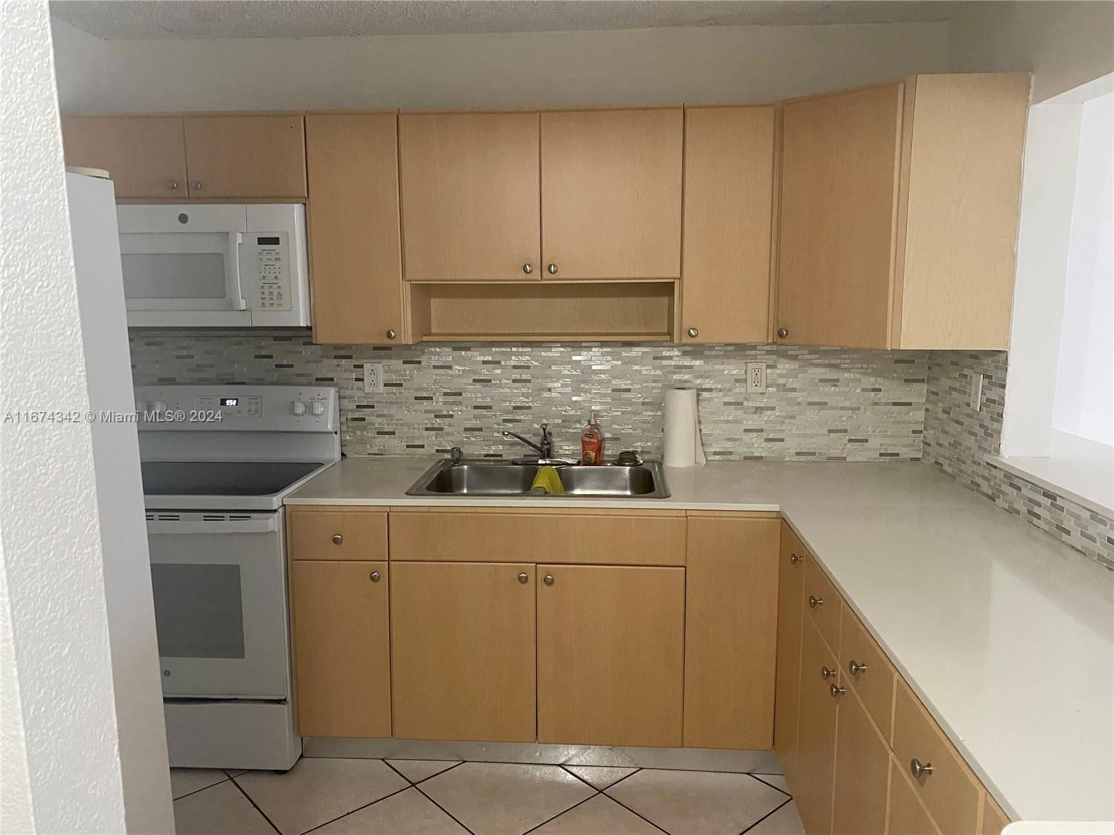 Real estate property located at 1855 60th St #208, Miami-Dade, WESTLAND COURTS CONDO, Hialeah, FL