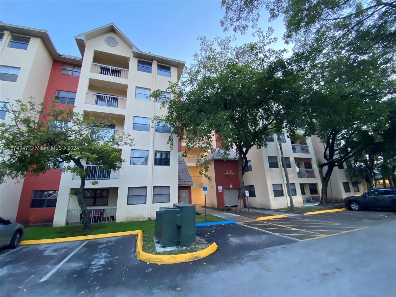 Real estate property located at , Miami-Dade, LAS VISTAS AT DORAL CONDO, Doral, FL