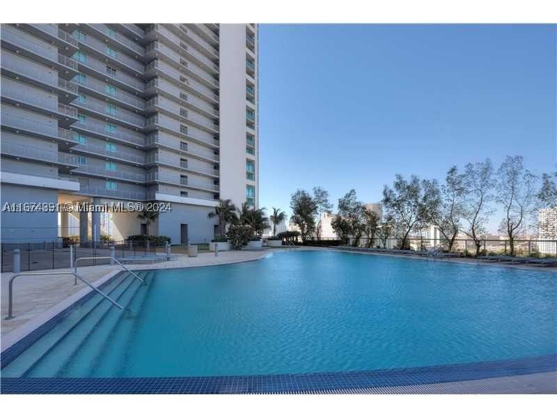 Real estate property located at 888 Biscayne Blvd #1811, Miami-dade, Marinablue Condo, Miami, FL