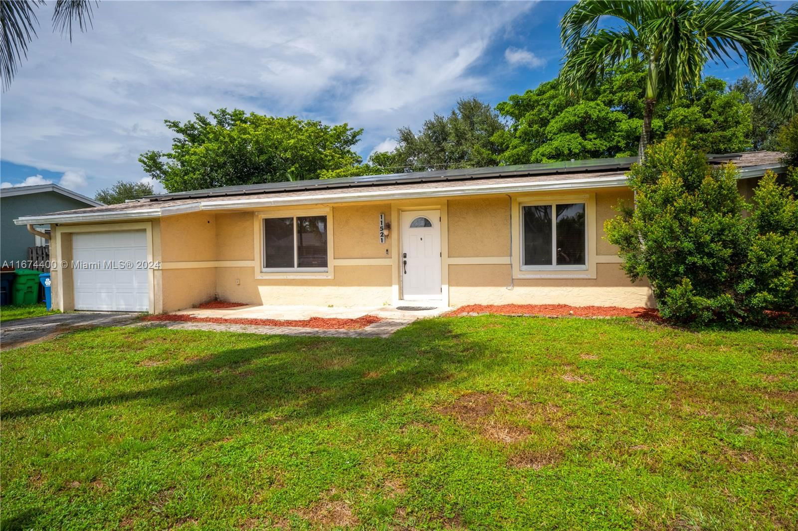 Real estate property located at 11521 33rd St, Broward, SUNRISE GOLF VILLAGE, Sunrise, FL