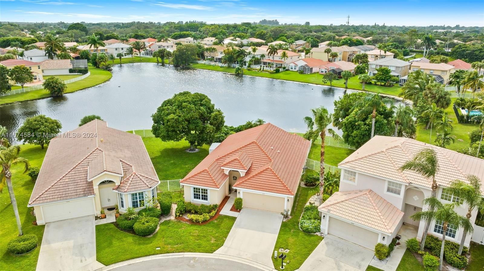 Real estate property located at 7279 Norwich Ln, Palm Beach, NAUTICA SOUND, Boynton Beach, FL