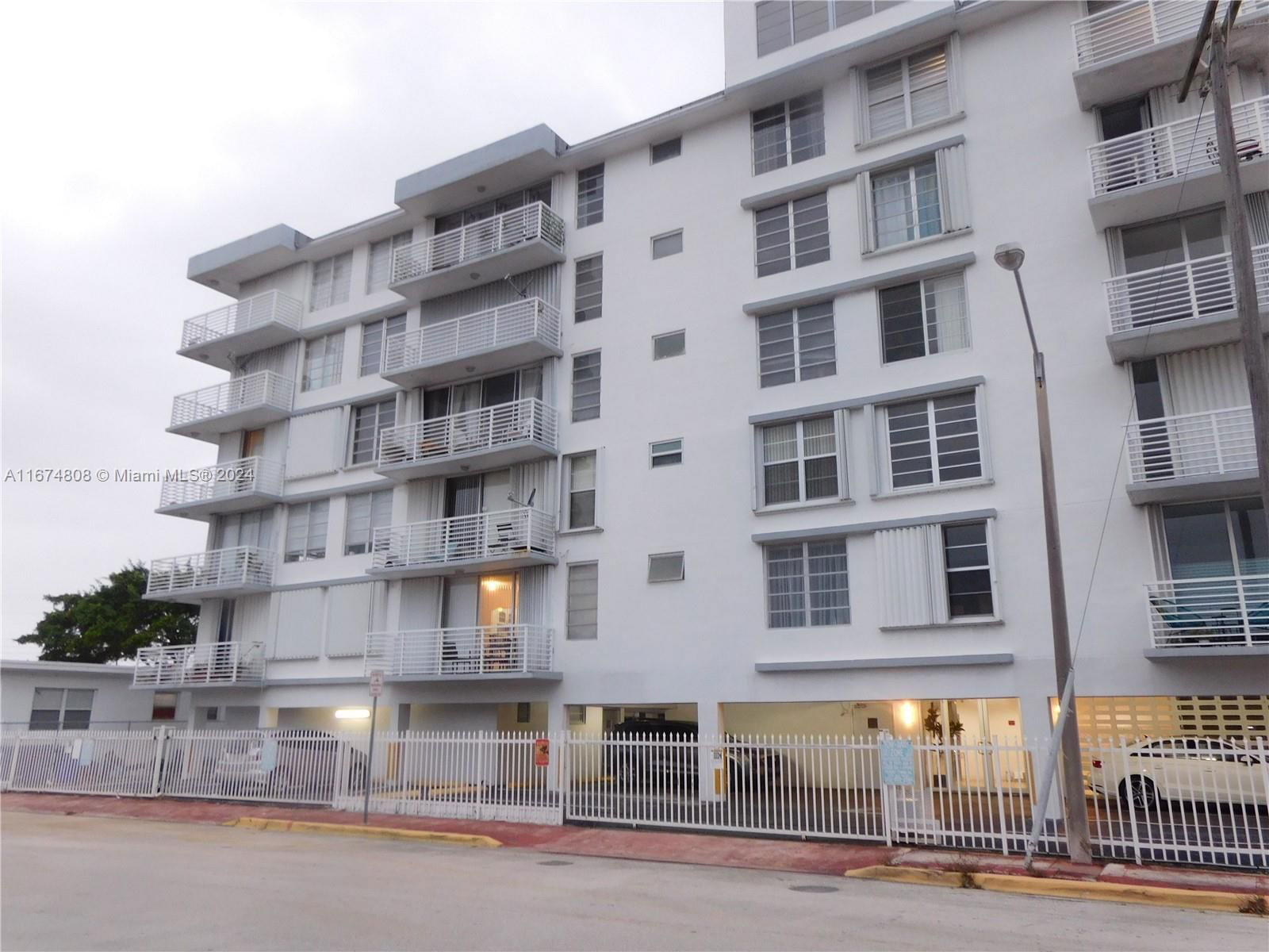 Real estate property located at 7800 Carlyle Ave #5C, Miami-Dade, CARLYLE TOWERS CONDO, Miami Beach, FL