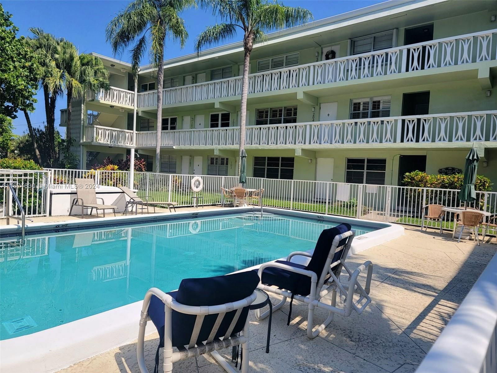 Real estate property located at 1900 8th Ct #203, Broward, GATEWAY ARMS CONDO, Fort Lauderdale, FL