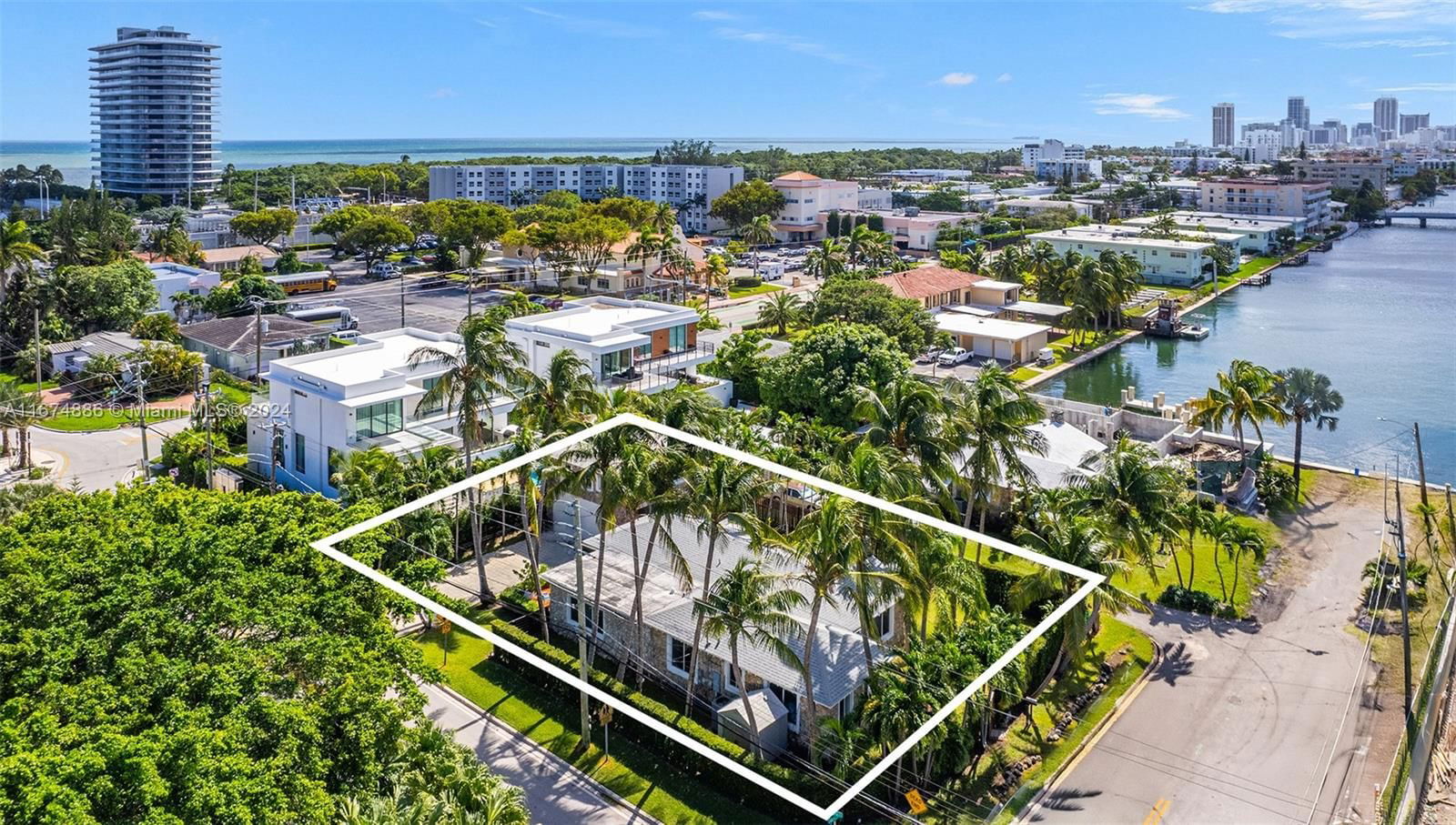 Real estate property located at 8727 Carlyle Ave, Miami-Dade, NORMANDY BEACH 2ND AMD PL, Surfside, FL