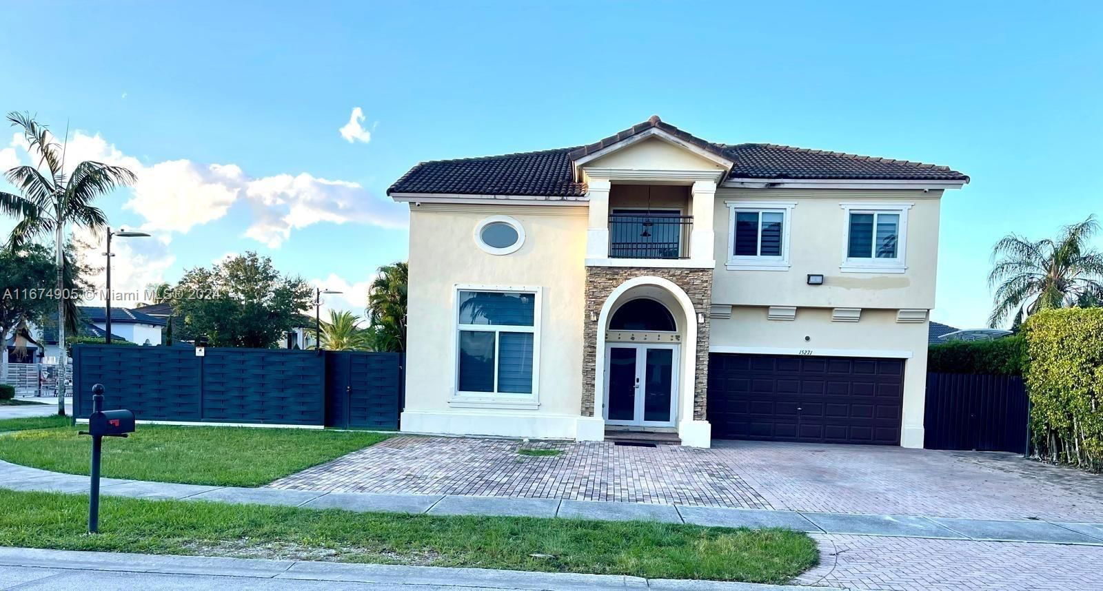 Real estate property located at 15271 15th Way, Miami-Dade, A B AT TAMIAMI TRAIL PHAS, Miami, FL