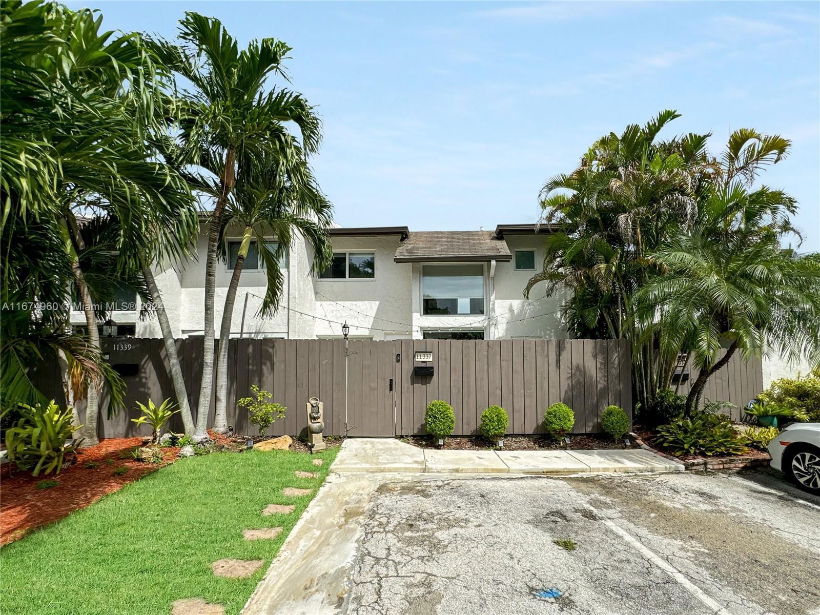 Real estate property located at 11337 71st St #11337, Miami-Dade, SNAPPER CREEK TOWNHOUSES, Miami, FL