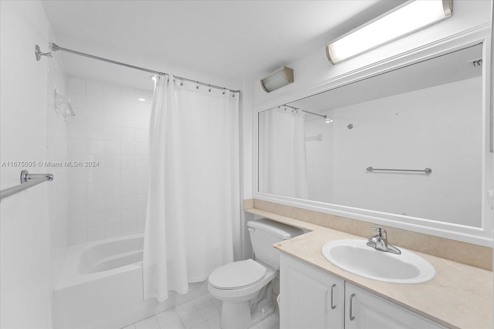 Real estate property located at 90 Alton Rd #2206, Miami-dade, Yacht Club At Portofino C, Miami Beach, FL