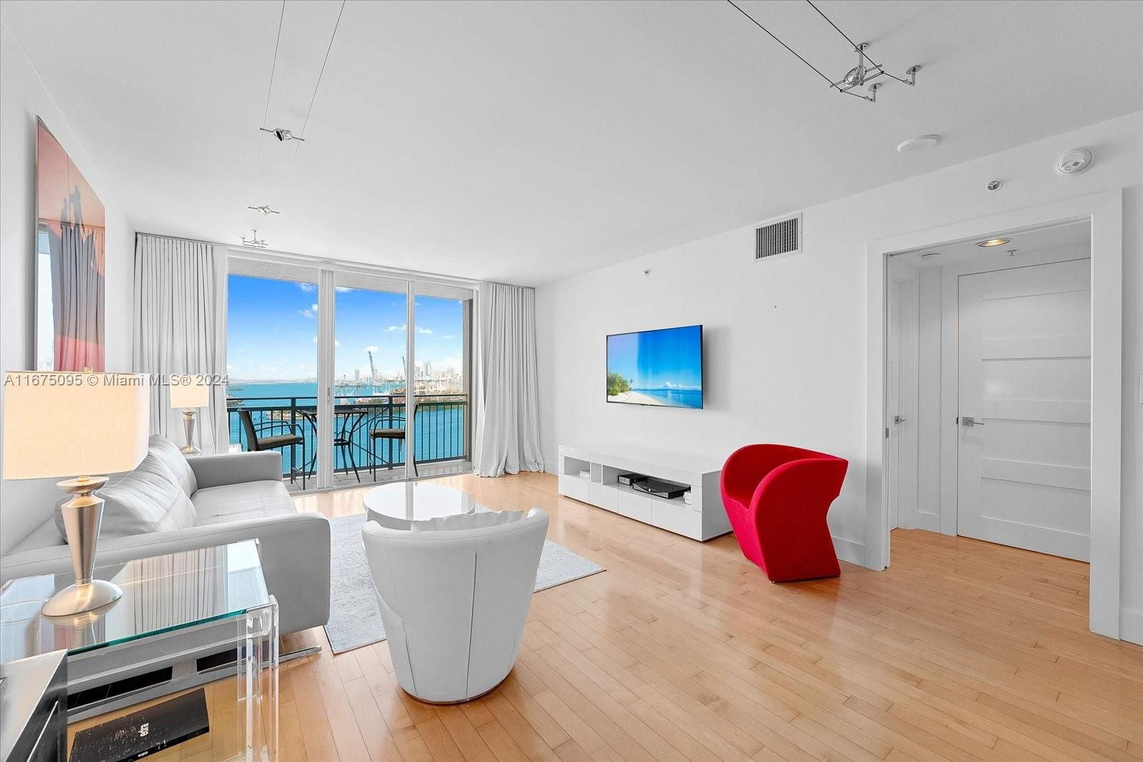 Real estate property located at 90 Alton Rd #2206, Miami-dade, Yacht Club At Portofino C, Miami Beach, FL
