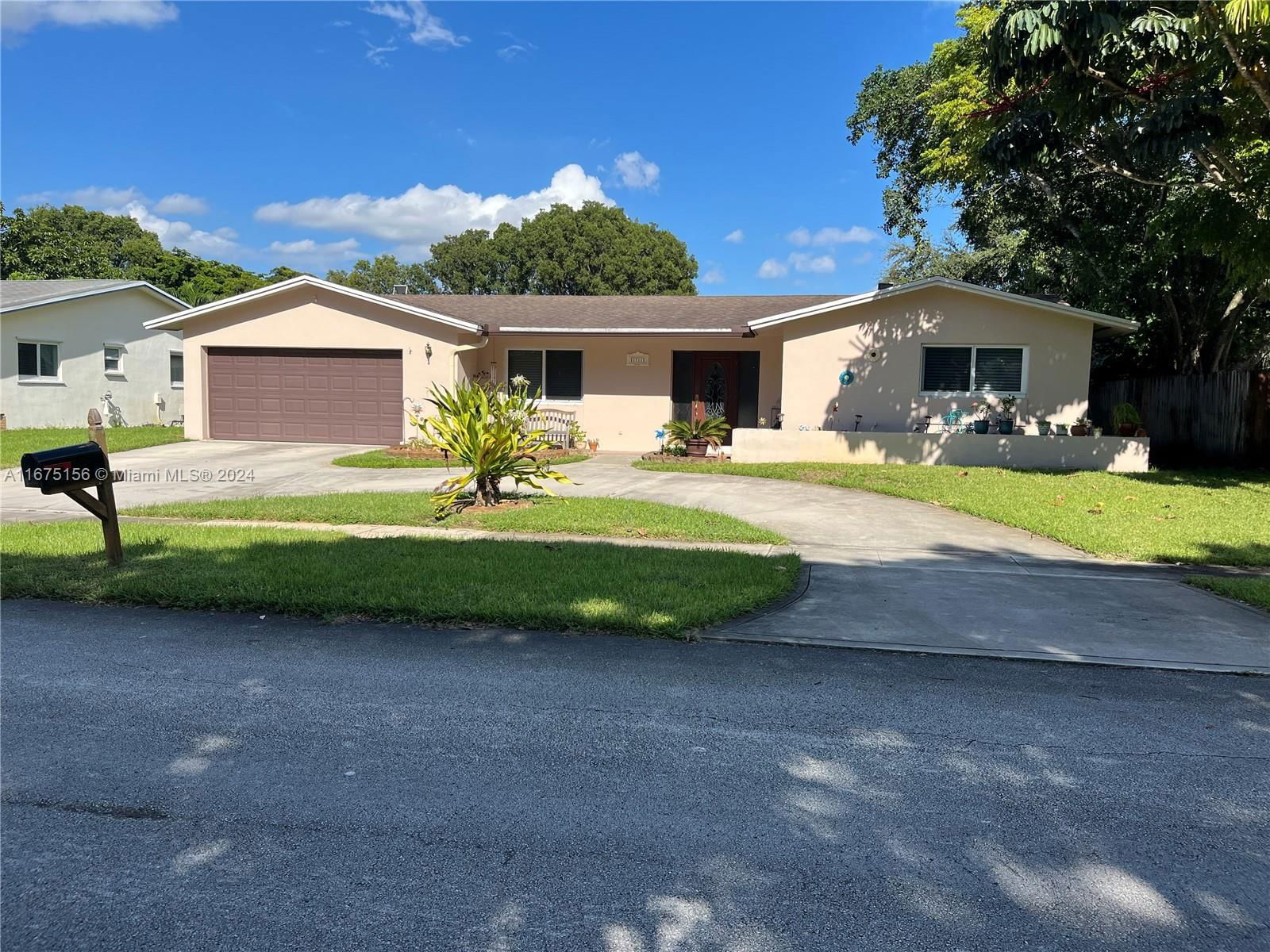 Real estate property located at 1711 107th Ave, Broward, PEMBROKE LAKES SEC 1, Pembroke Pines, FL