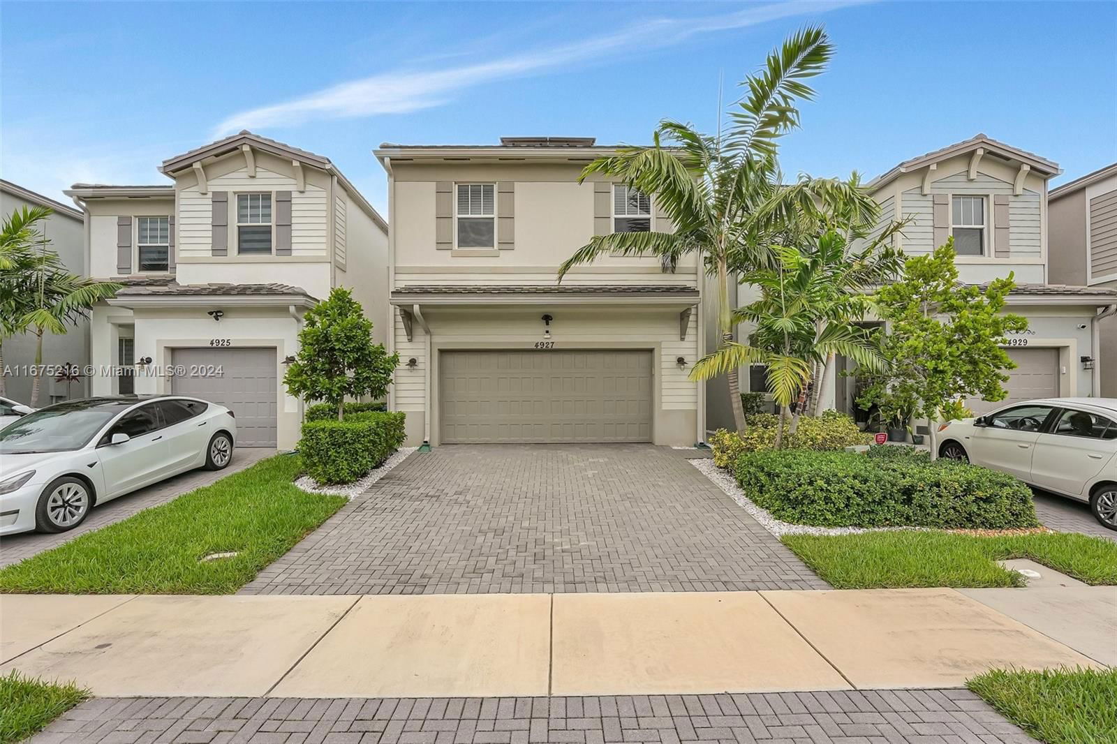 Real estate property located at 4927 48th Ter, Broward, TRAILS AT CENTRAL PARC, Tamarac, FL