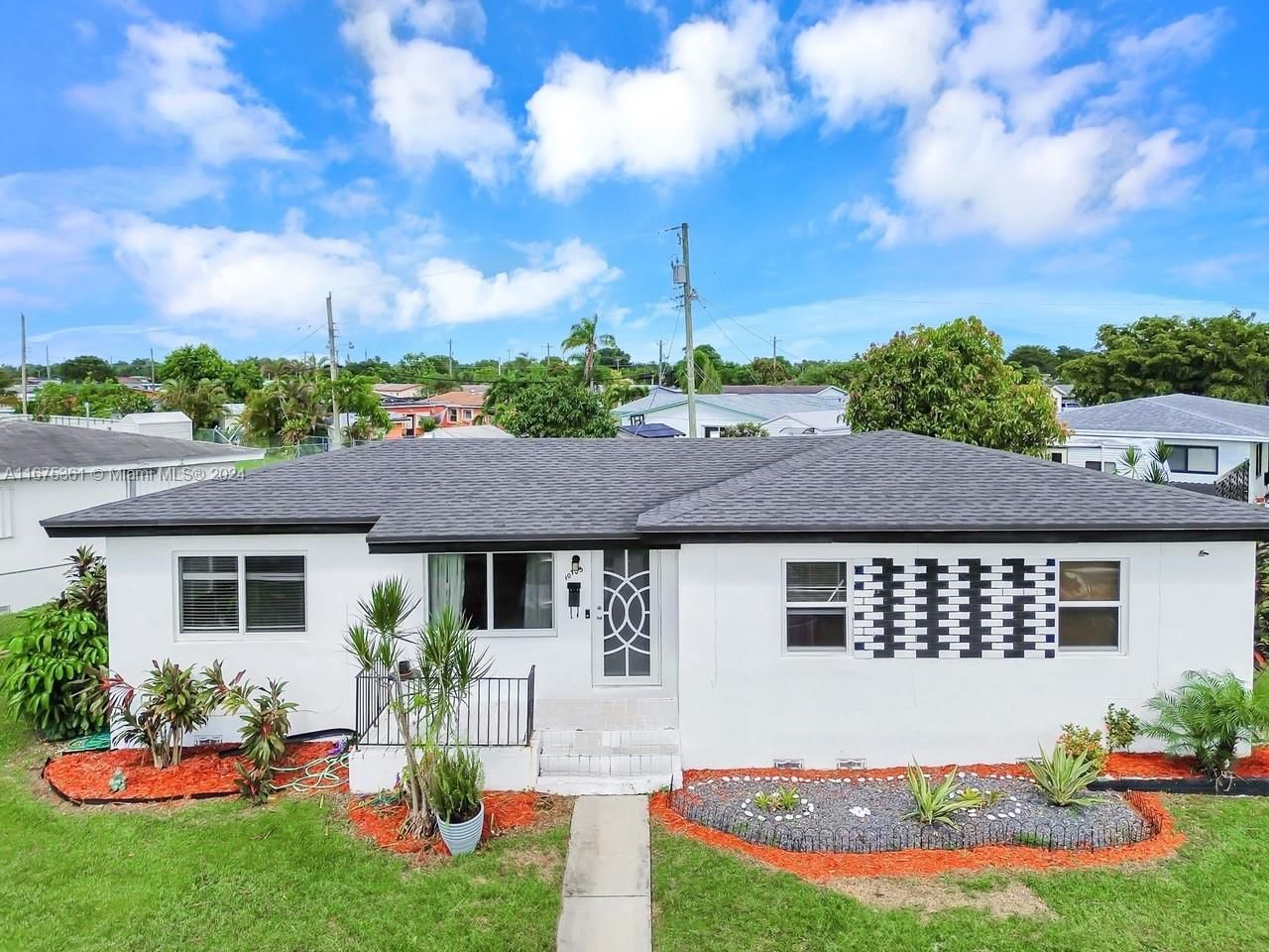 Real estate property located at 10705 147th St, Miami-Dade, RICHMOND HEIGHTS ESTATES, Miami, FL