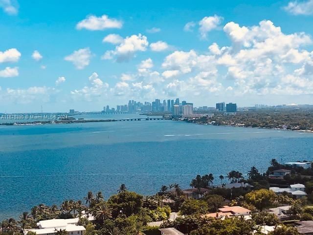 Real estate property located at 1000 Quayside Ter #1108, Miami-Dade, Towers of Quayside Condo, Miami, FL