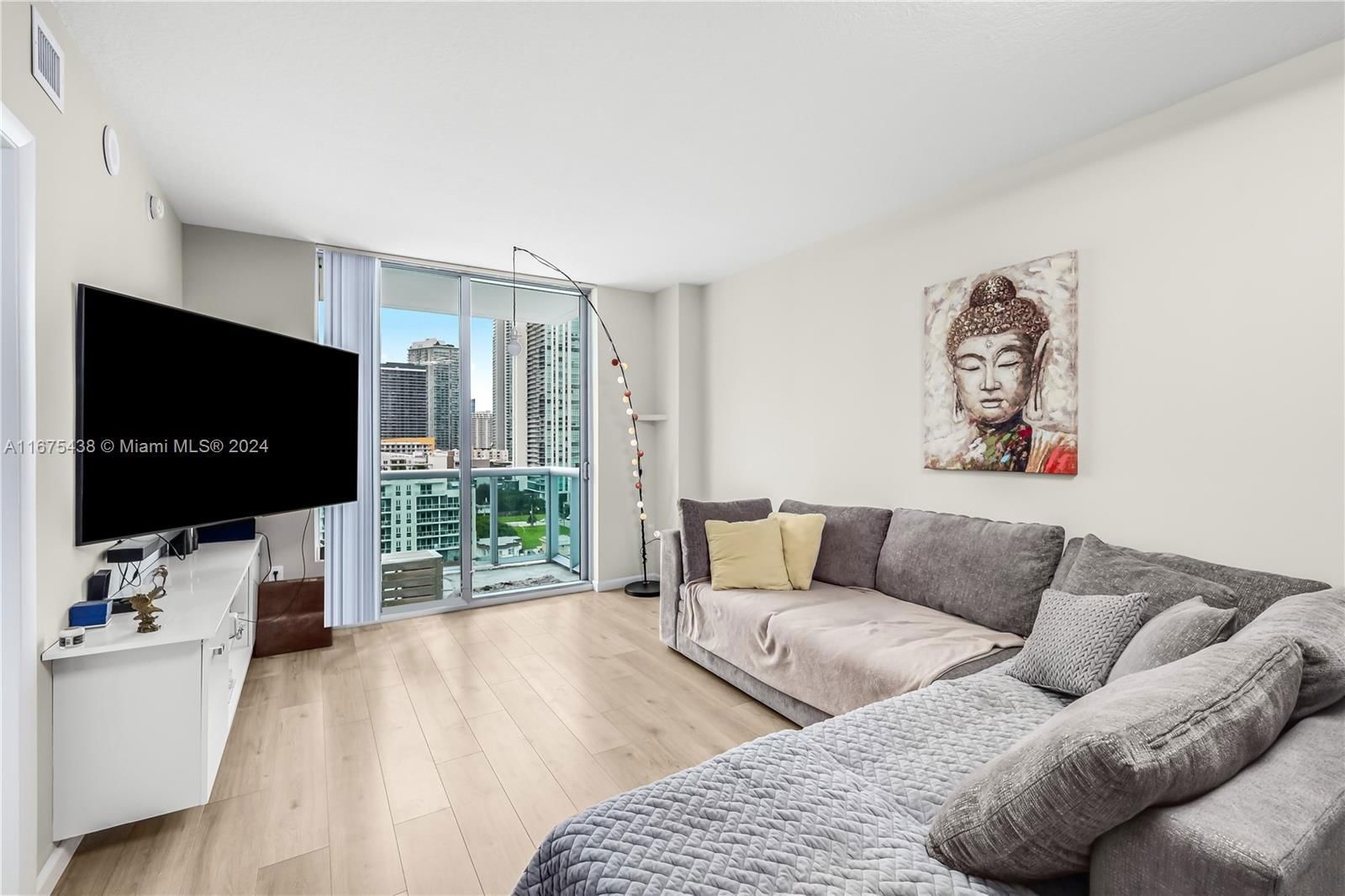 Real estate property located at 333 24th St #1206, Miami-Dade, GALLERY ART CONDO, Miami, FL