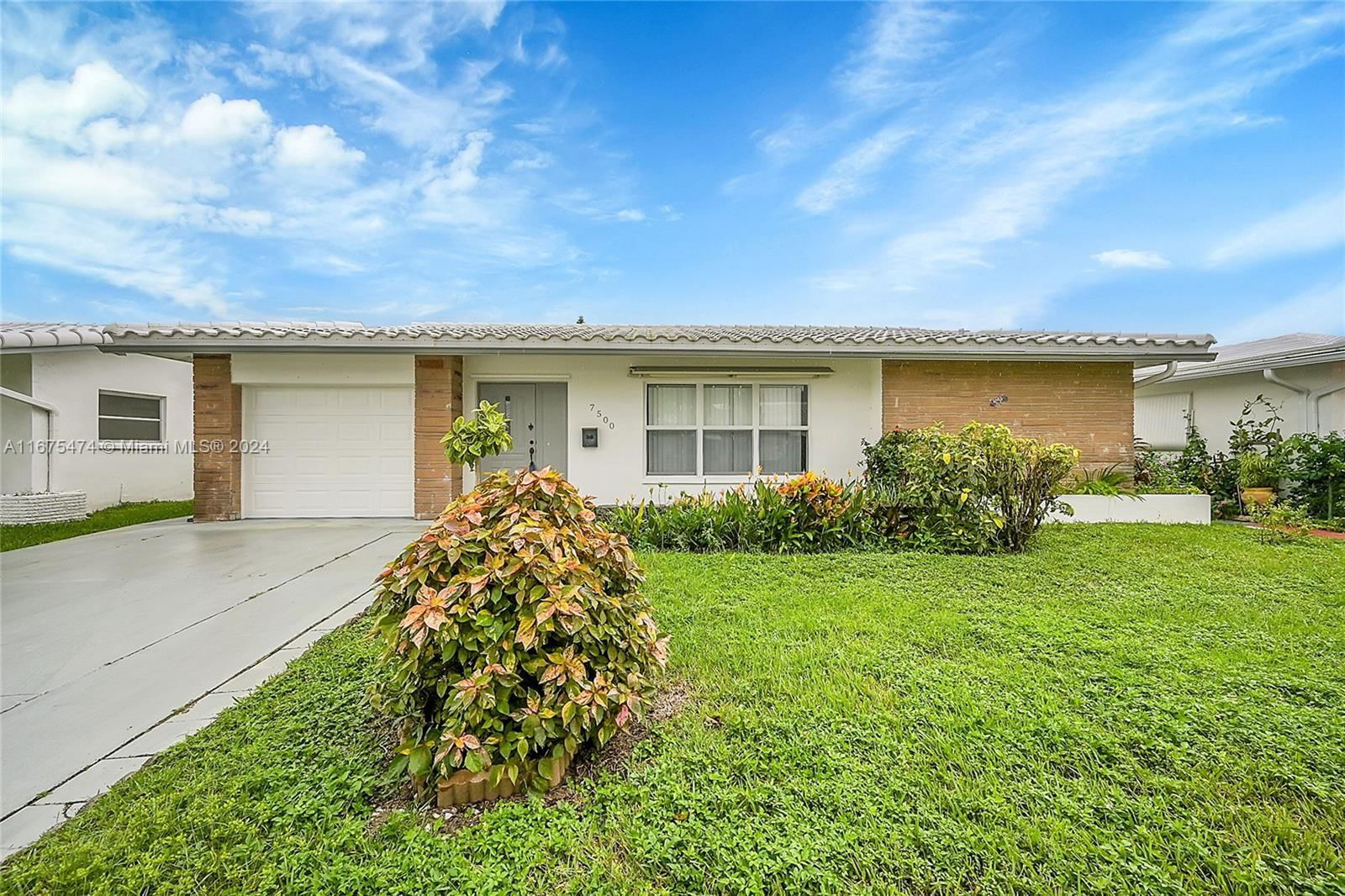 Real estate property located at 7500 70th Ter, Broward, MAINLANDS OF TAMARAC LAKE, Tamarac, FL