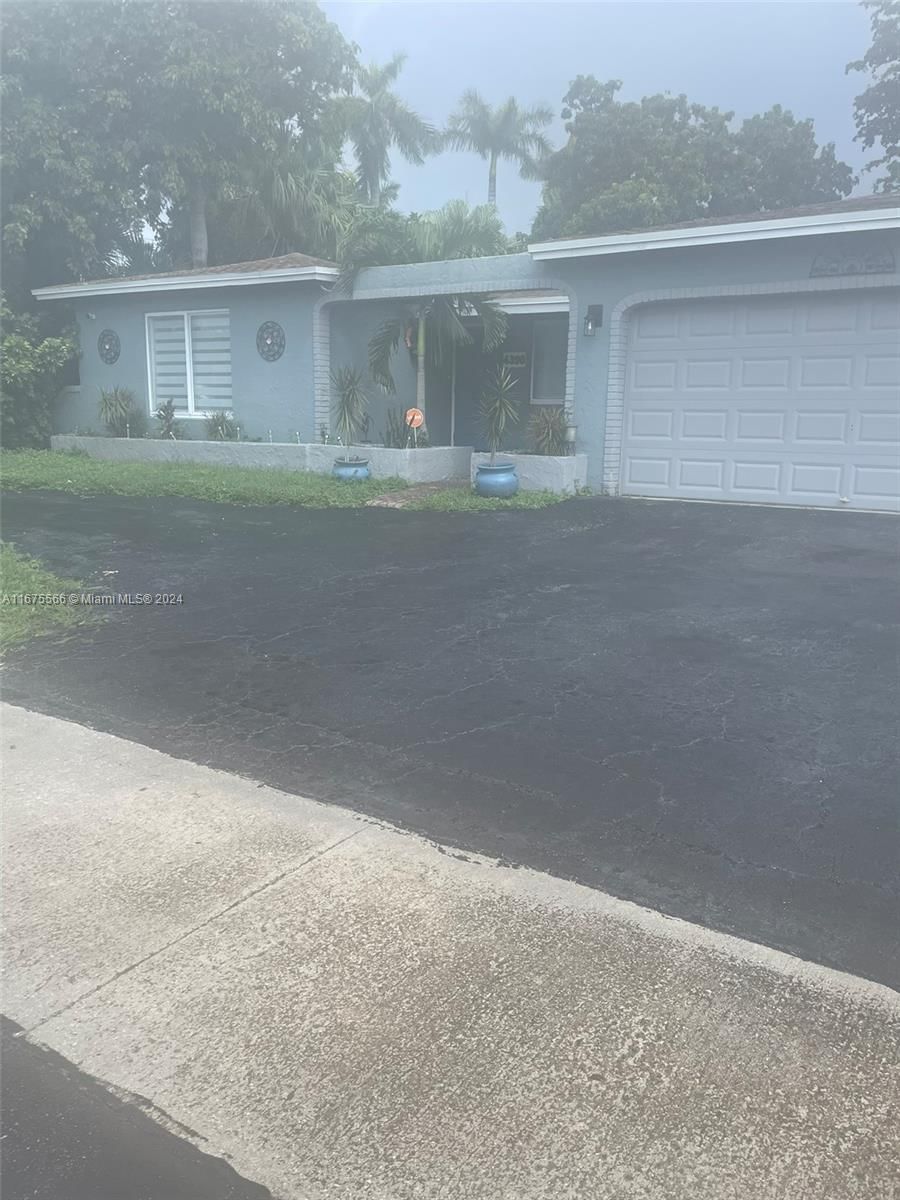 Real estate property located at 4390 115th Ave, Broward, SUNRISE GOLF VLG SEC 24, Sunrise, FL