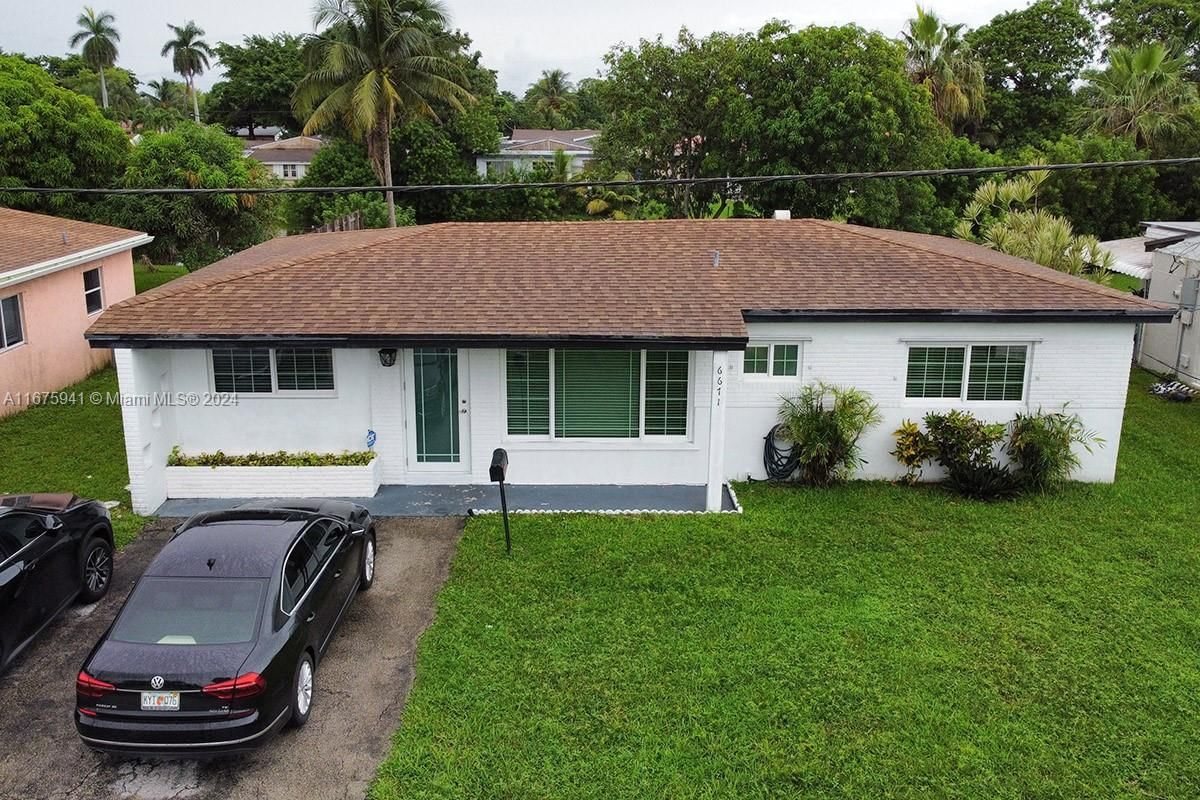 Real estate property located at 6671 Miramar Pkwy, Broward, MIRAMAR SEC 3, Miramar, FL