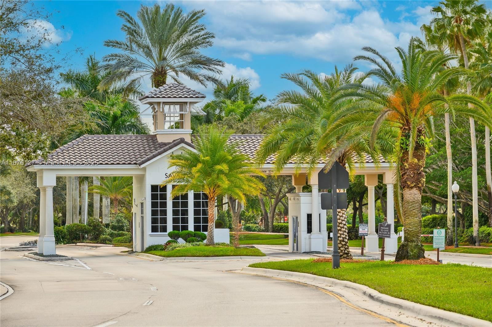 Real estate property located at 1068 Lavender Cir, Broward, Sector 2-parcels 17 18 19, Weston, FL