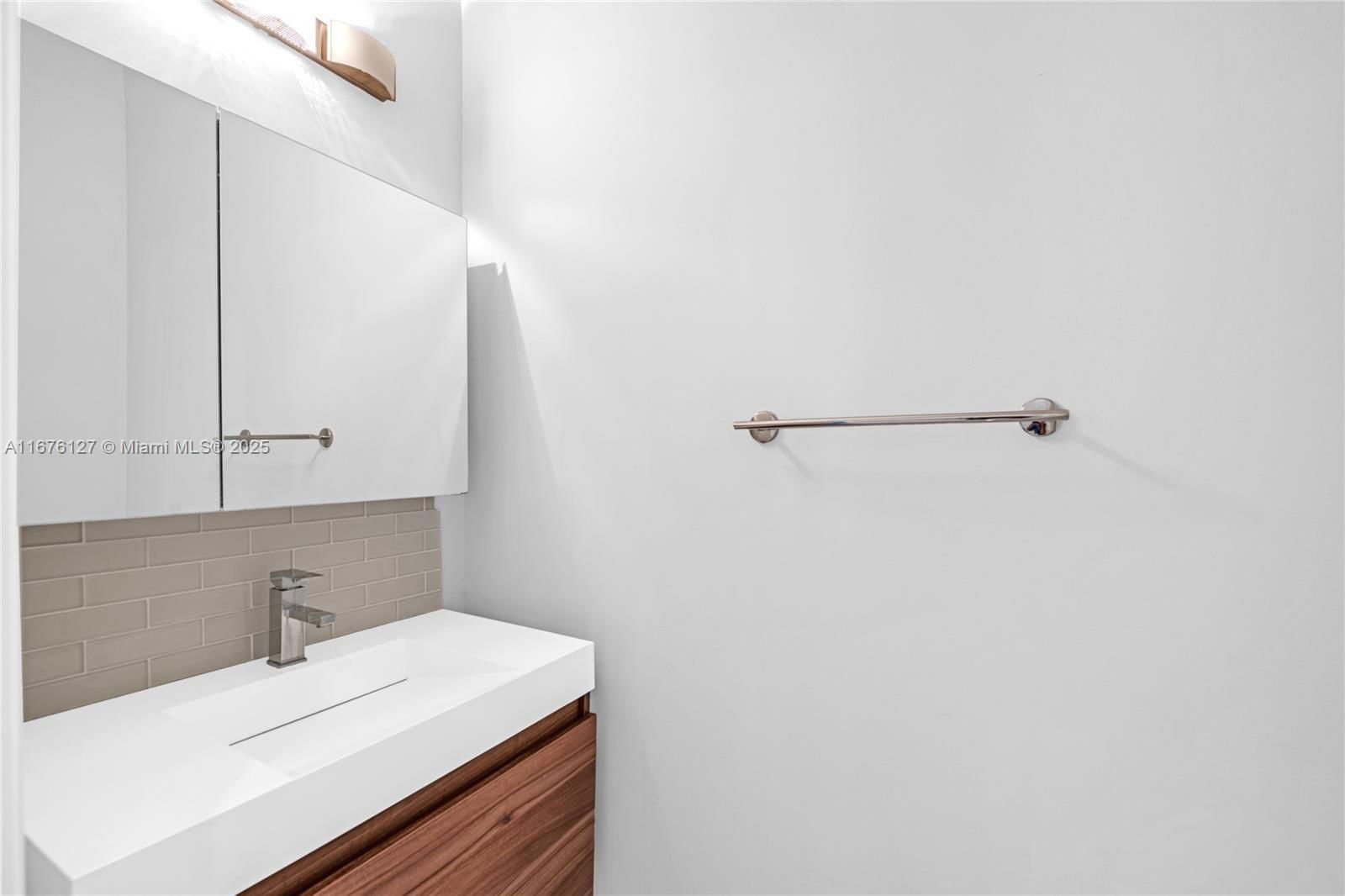 Real estate property located at 1068 Lavender Cir, Broward, Sector 2-parcels 17 18 19, Weston, FL