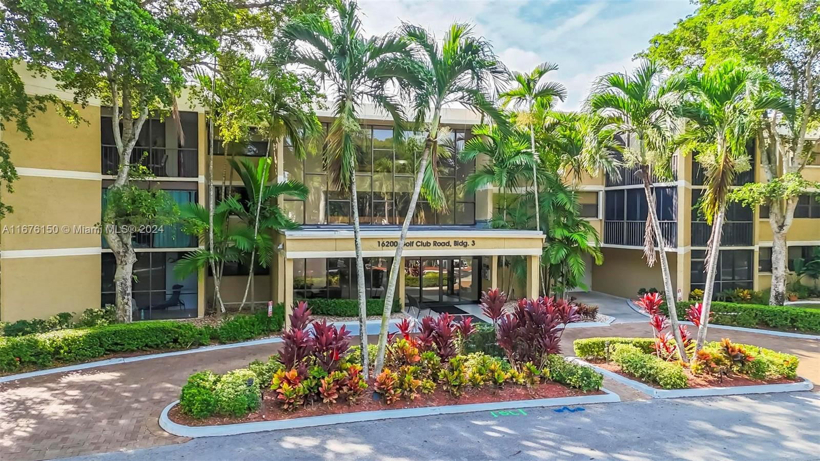 Real estate property located at 16200 Golf Club Rd #309, Broward, BUILDING THREE OF COUNTRY, Weston, FL