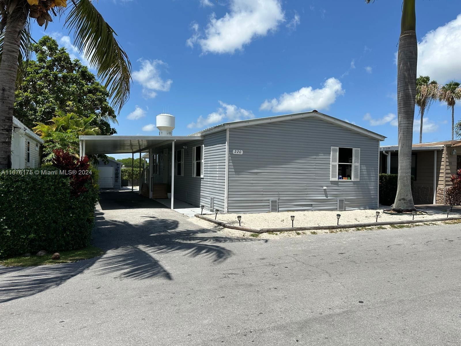 Real estate property located at 100 6th Ave, Miami-Dade, MIAMI LAND & DEVELOPMENT, Homestead, FL