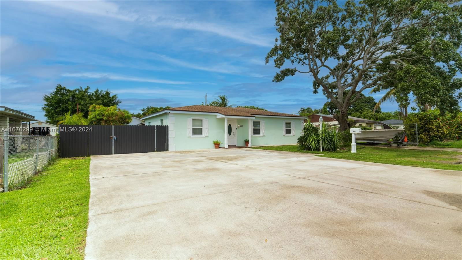 Real estate property located at 982 4th Ave, Miami-Dade, JOHNSCOTT, Homestead, FL