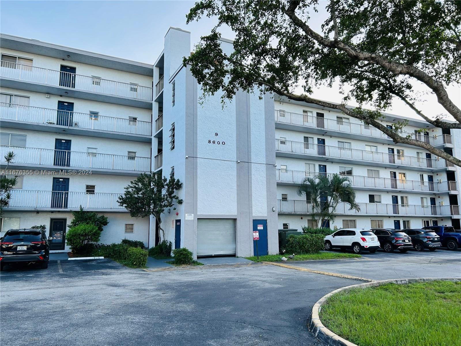 Real estate property located at 8600 Sherman Cir #504, Broward, LAKESHORE AT UNIVERSITY P, Miramar, FL