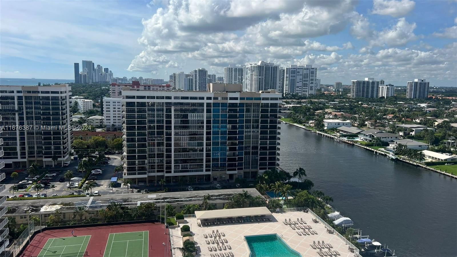 Real estate property located at 1965 Ocean Dr #17M, Broward, HEMISPHERES CONDO, Hallandale Beach, FL